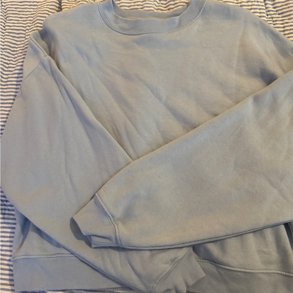 GAP Light Blue women’s crew neck sweatshirt
